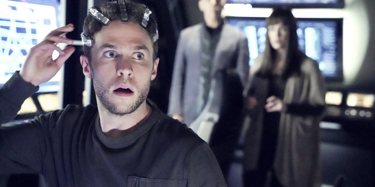 Marvel Agentes de SHIELD 7×03 ‘Alien Commies from the Future!’ Sinopsis e imágenes promocionales